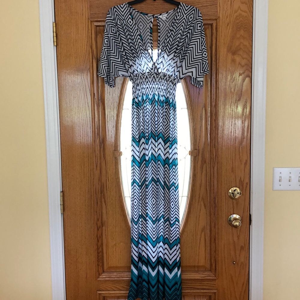 Women’s Maxi Dress (White/Black/Turquoise)